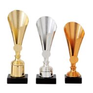 KR. 743 - Beker (20cm-23.5cm)