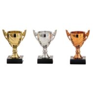 KR. 751 - Beker (13cm)